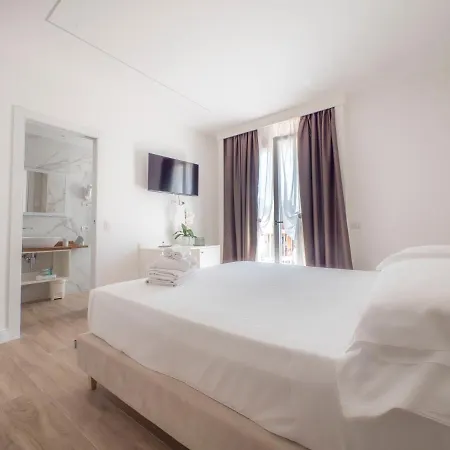 Continental Otel Pietra Ligure