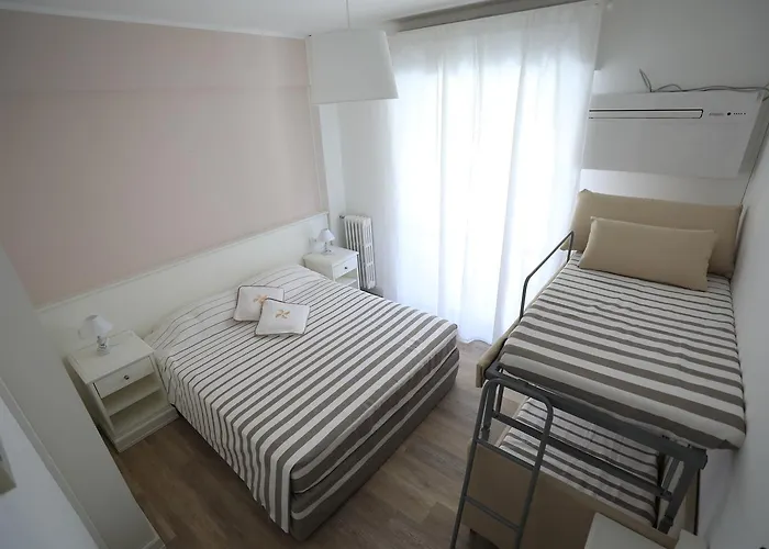 فندق كونتيننتال بيترا ليغوري