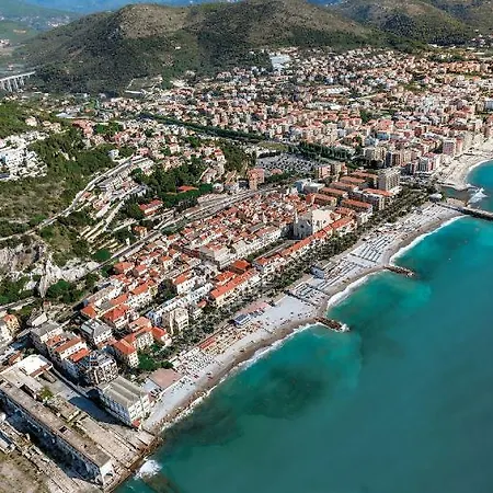 Continental Hotel Pietra Ligure