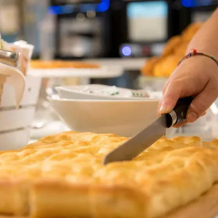 Continental Otel Pietra Ligure