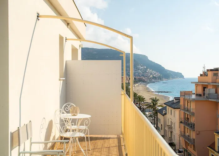 Continental Otel Pietra Ligure
