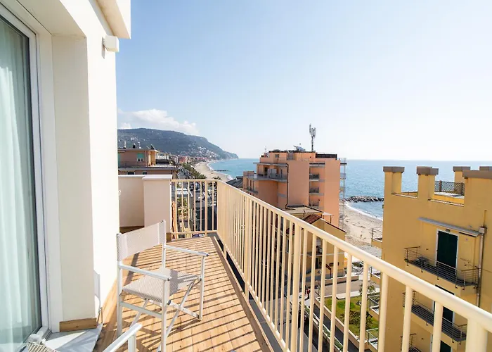 Continental 3* Pietra Ligure